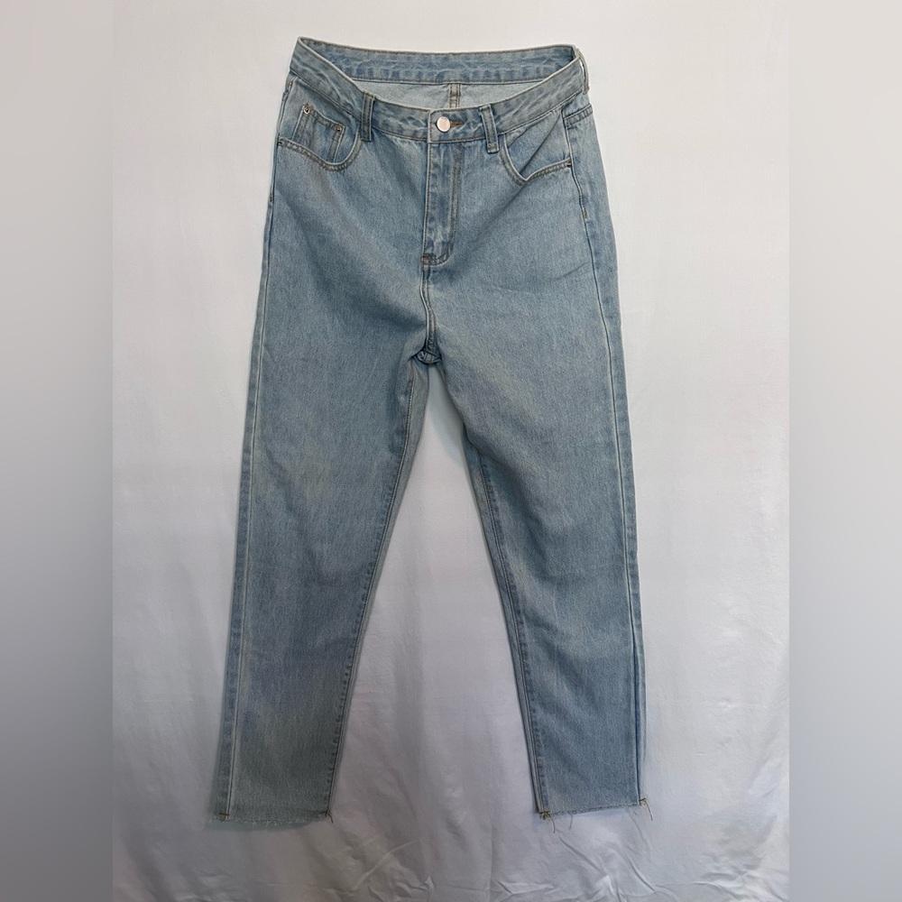 Straight Leg Lightwash Jeans